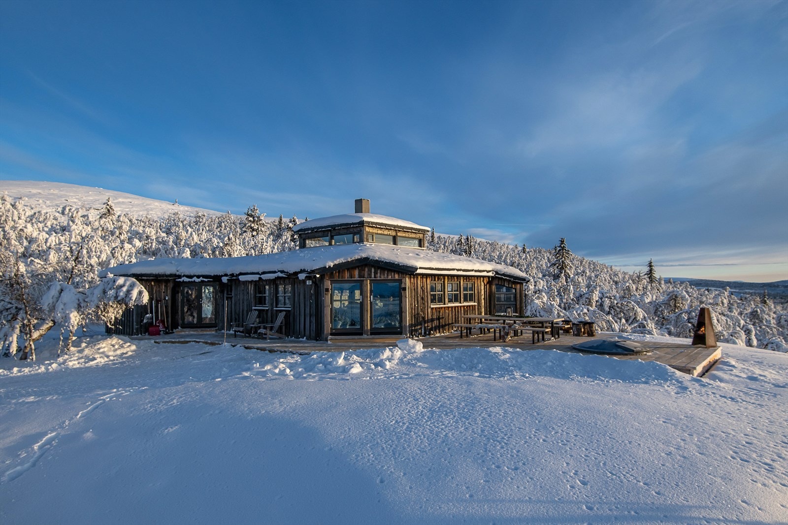 En unik og arkitektonisk spennende hytte med fantastisk utsikt | Oppgradert og påkostet i 2022/2023 | 3 soverom Galleribilde