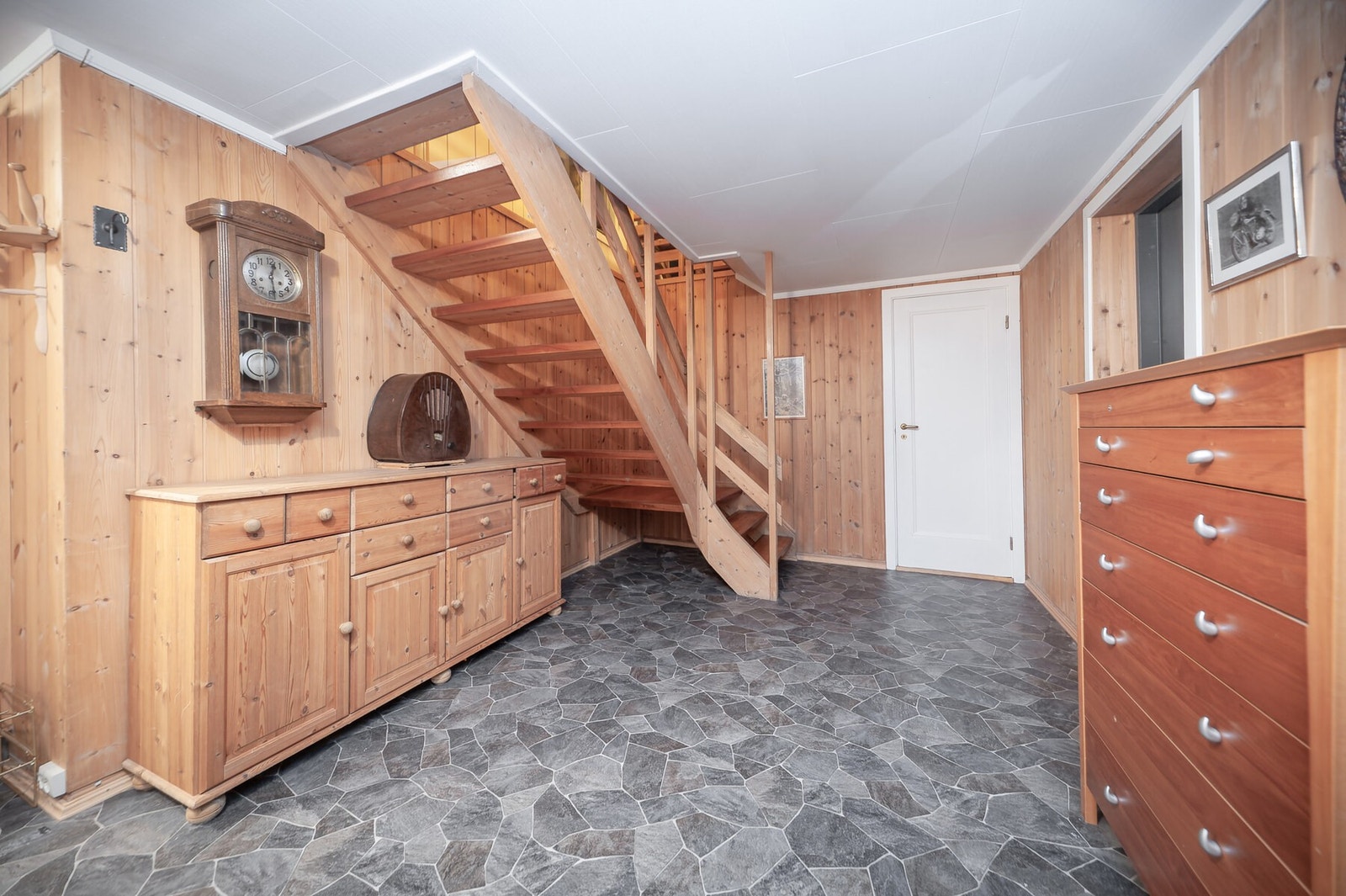 Hall - selgers bilde Galleribilde