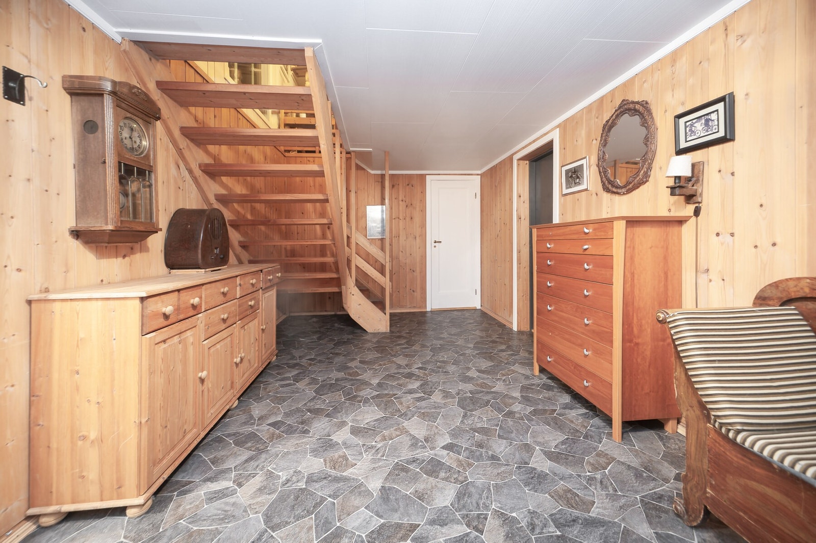 Hall - selgers bilde Galleribilde