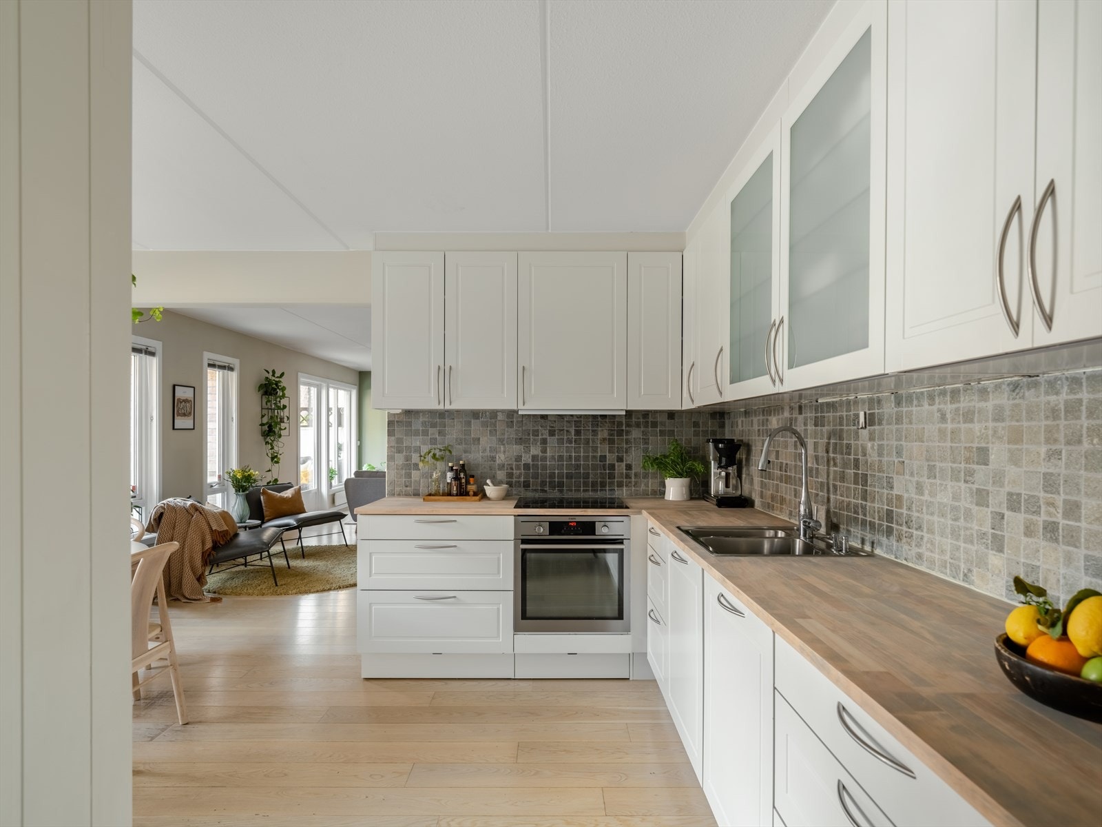 Alle hvitevarer er integrerte, og følger så klart med. Galleribilde