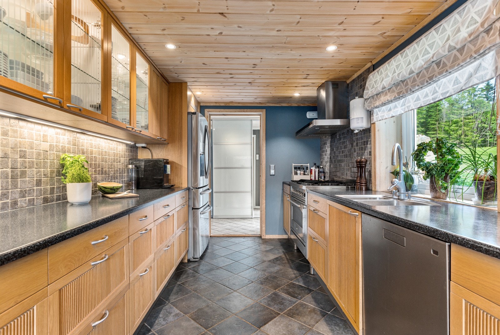 Kjøkken med god arbeidsplass Galleribilde