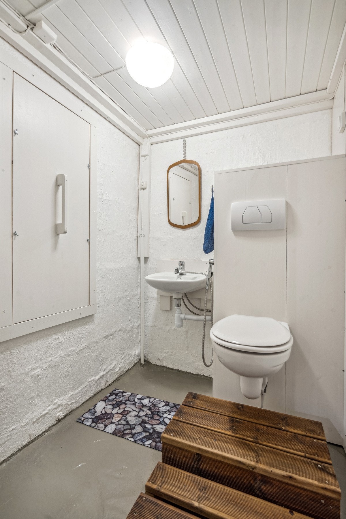 Toalettrom i kjeller Galleribilde