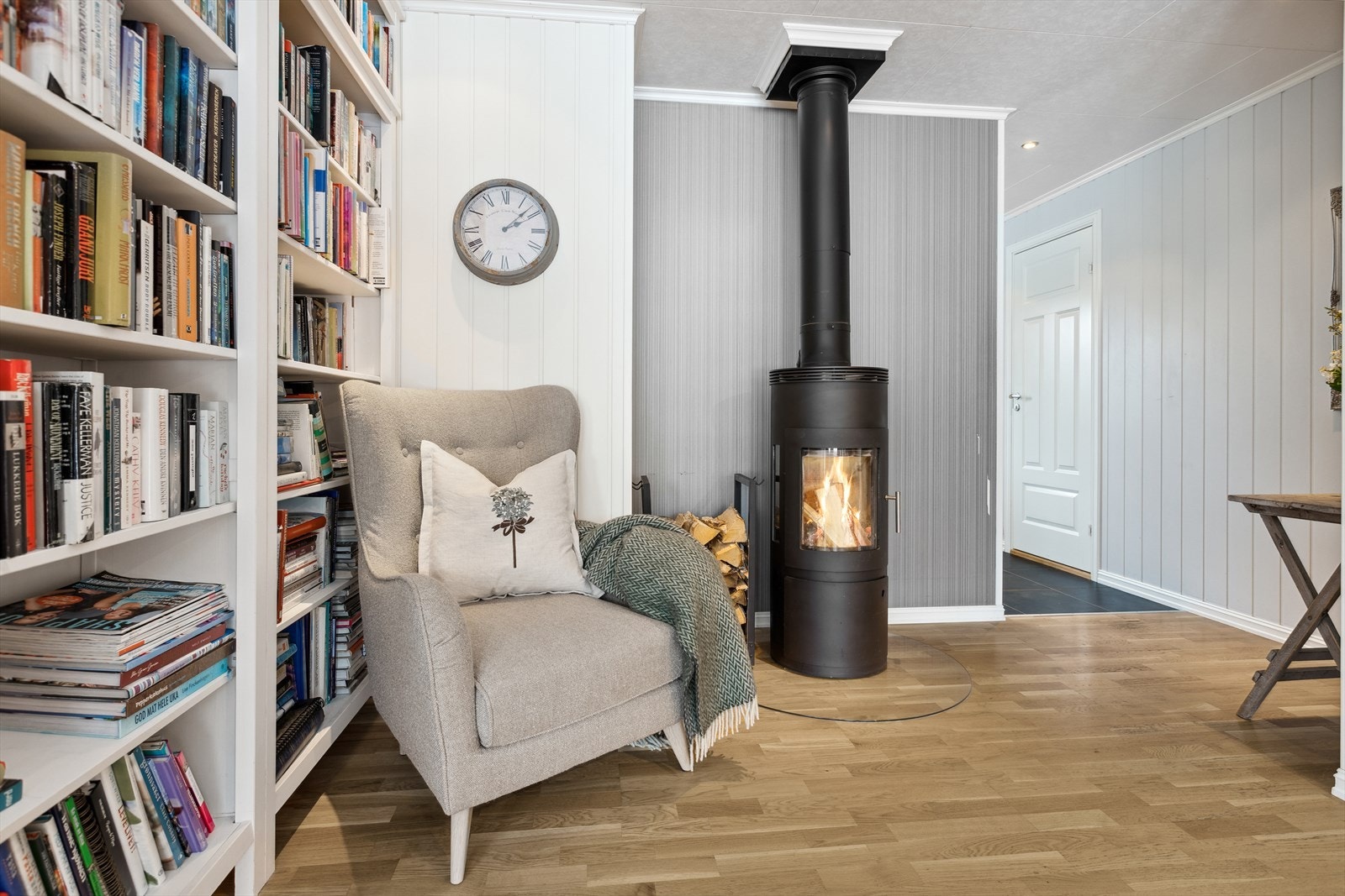 En flott vedovn gir godt med varme og hygge. Galleribilde