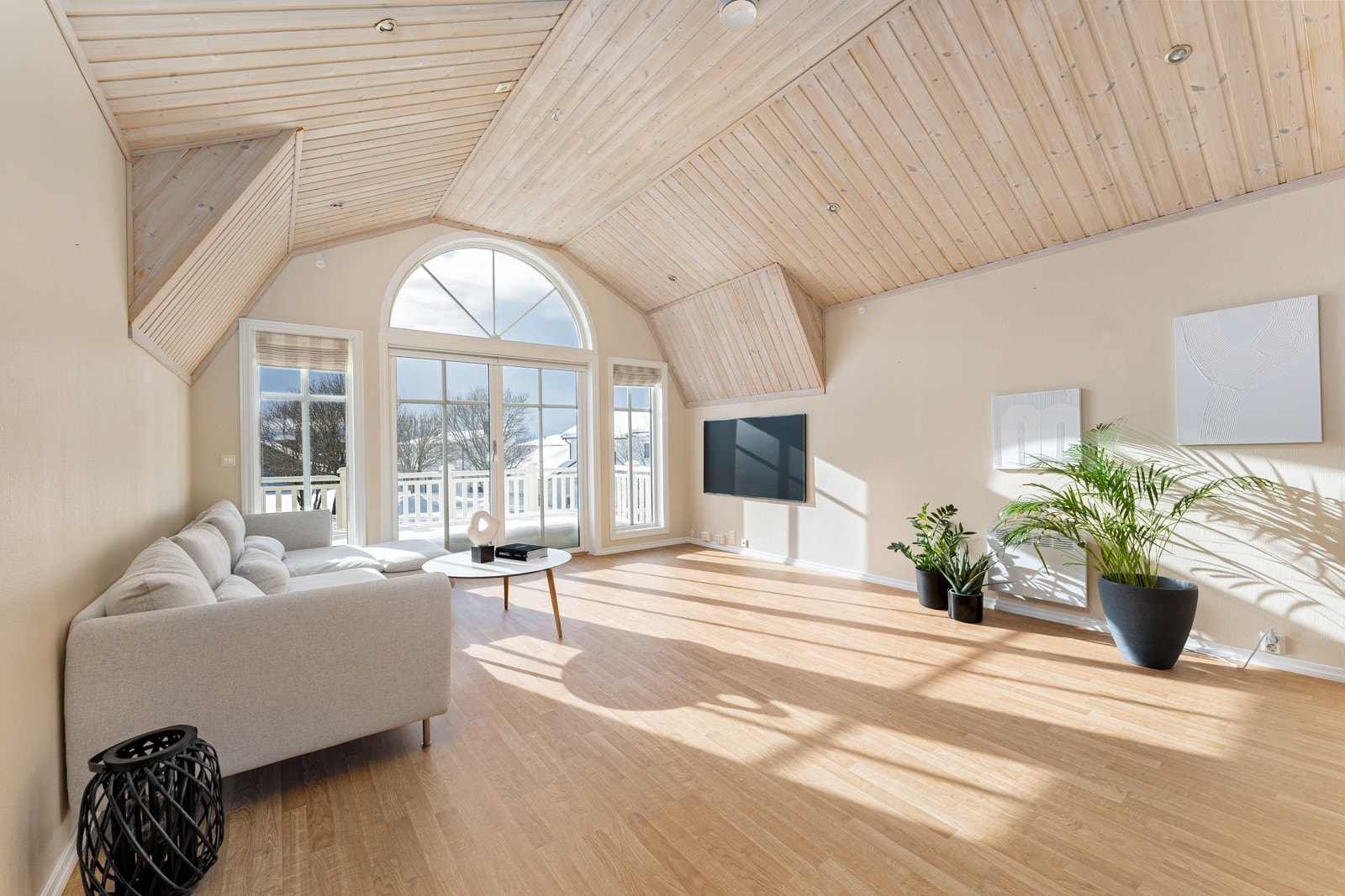 Stue. Her er det lyst og luftig. Galleribilde