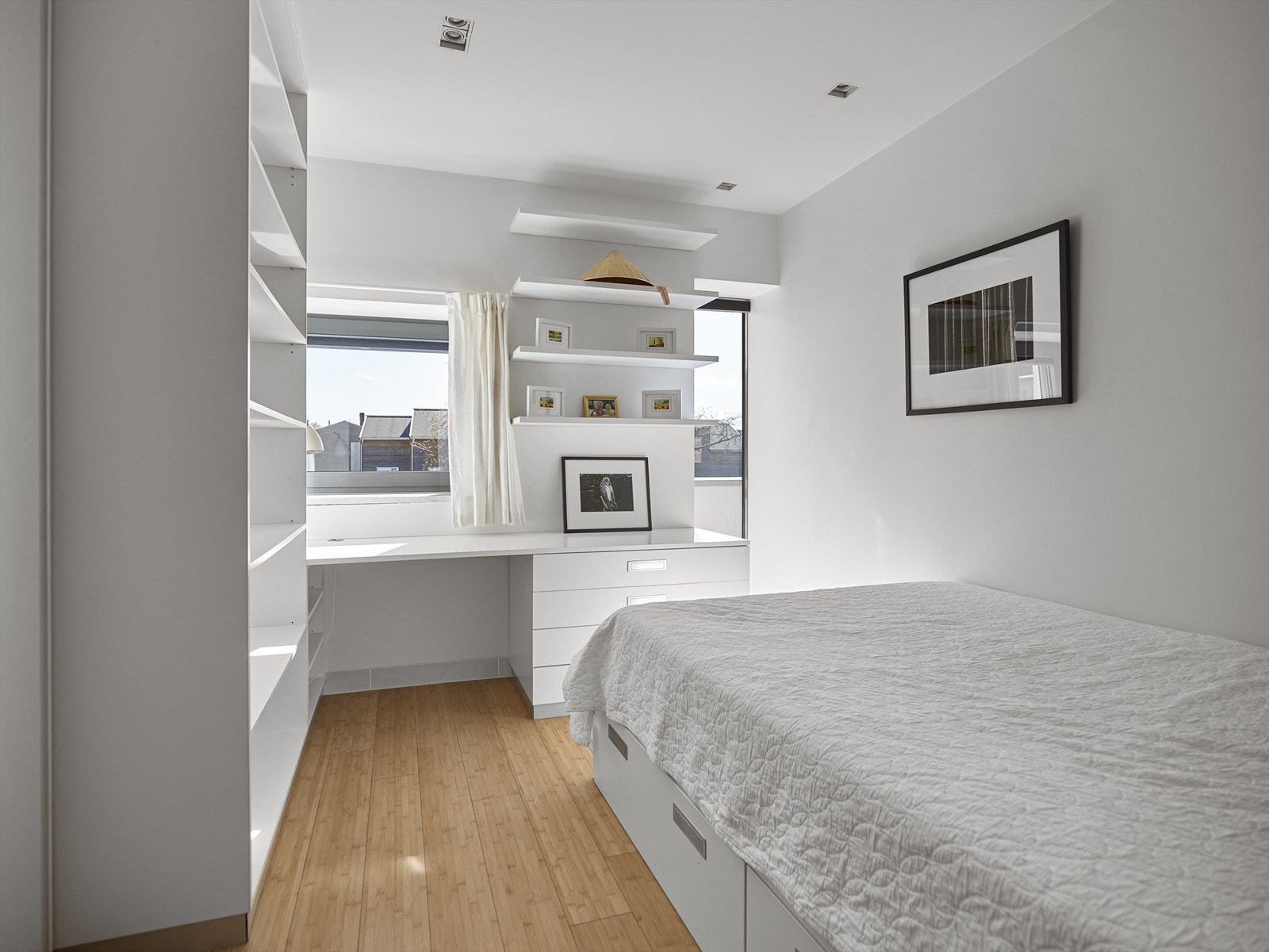 Soverom 3 med plass til seng og plassbygget innredning. Galleribilde