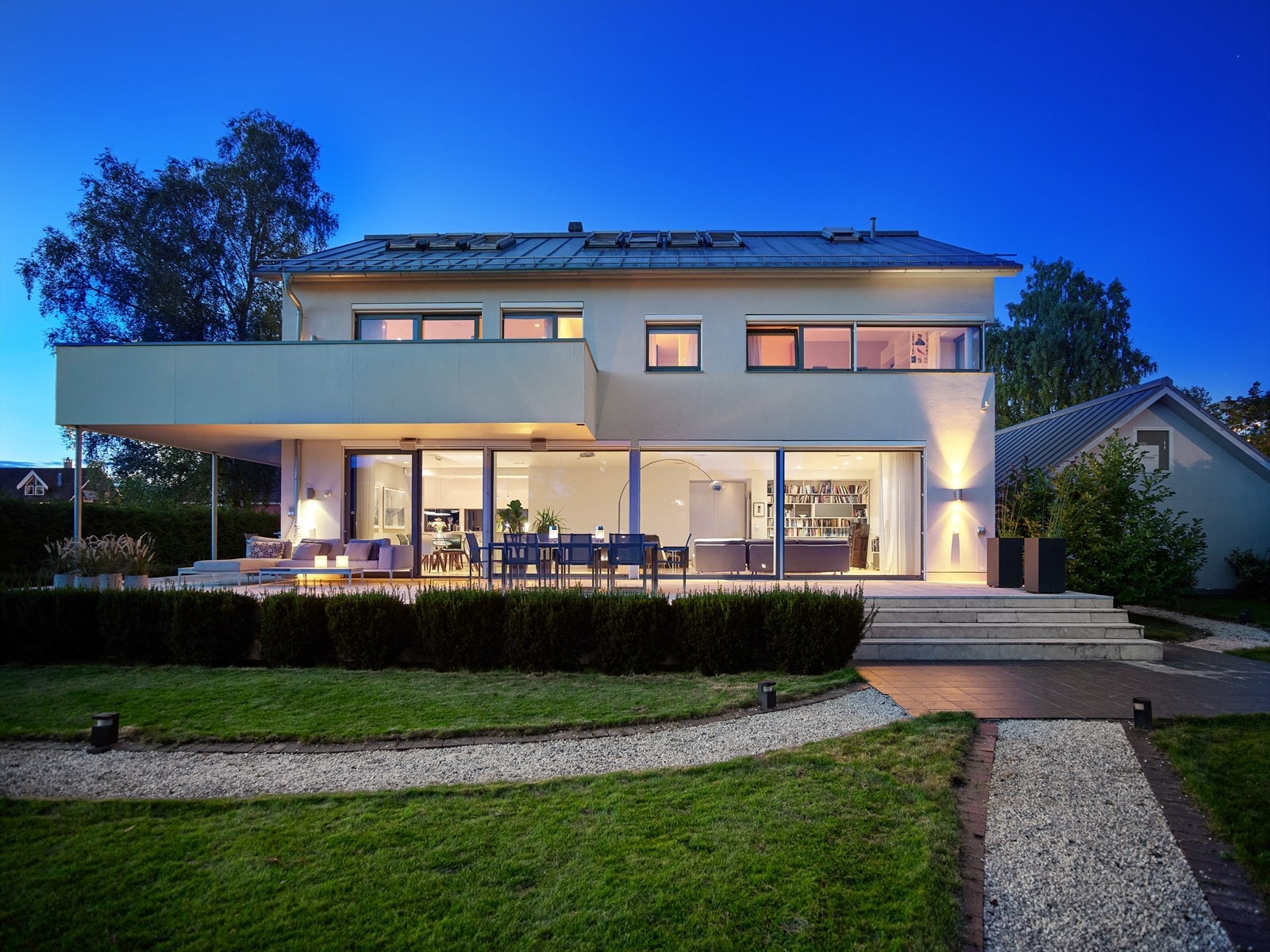 Huset ble total ombygget (kun noen utvendige vegger som sto igjen. Det nye huset ble tegnet av arkitekter. Alle vegger innvendig samt tak ble revet) i 2008. Galleribilde