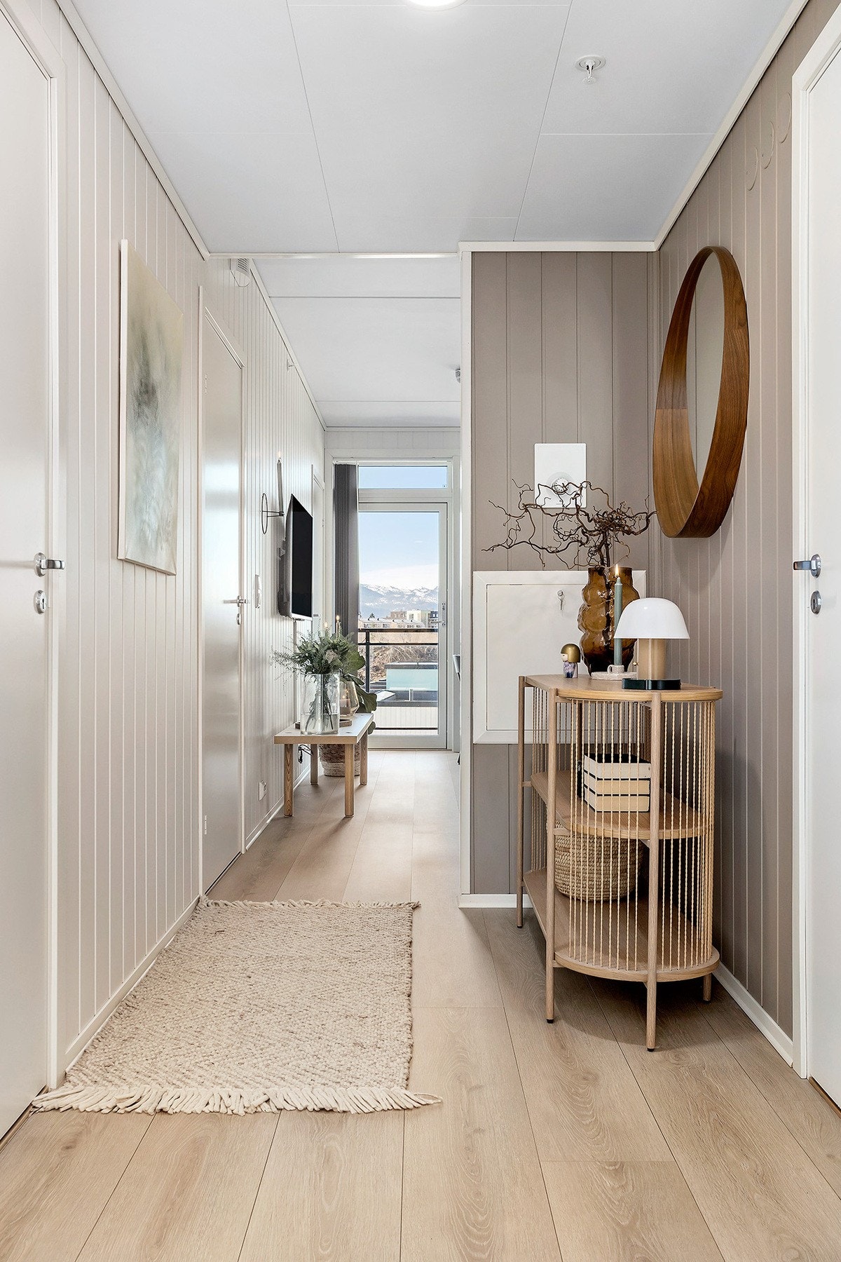 Velkommen inn til en lys og flott entré. Galleribilde