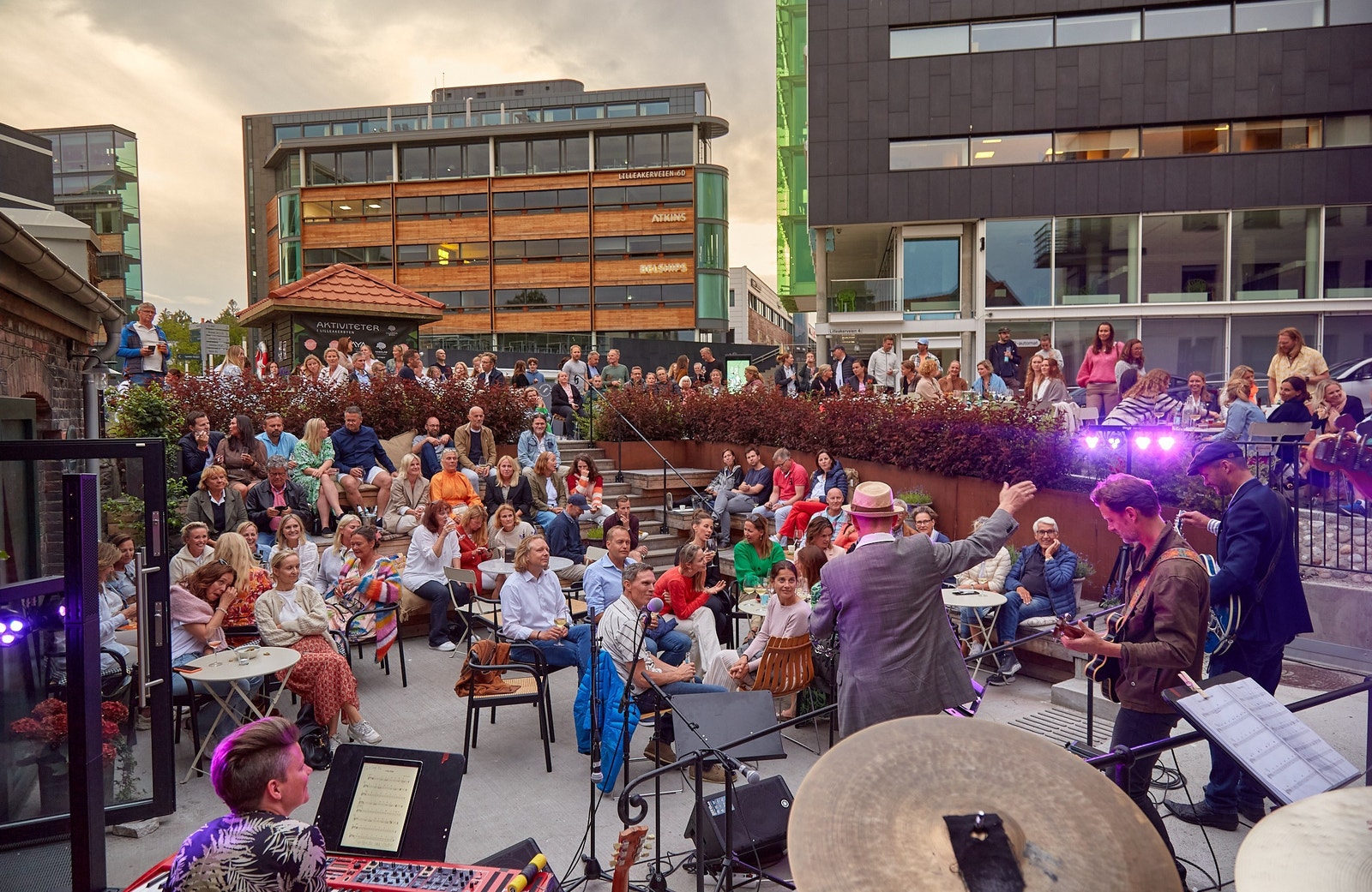 Lilleaker Live arrangerer konserter på Møllefossen café gjennom hele året, perfekt å kombinere med AfterWork. Galleribilde