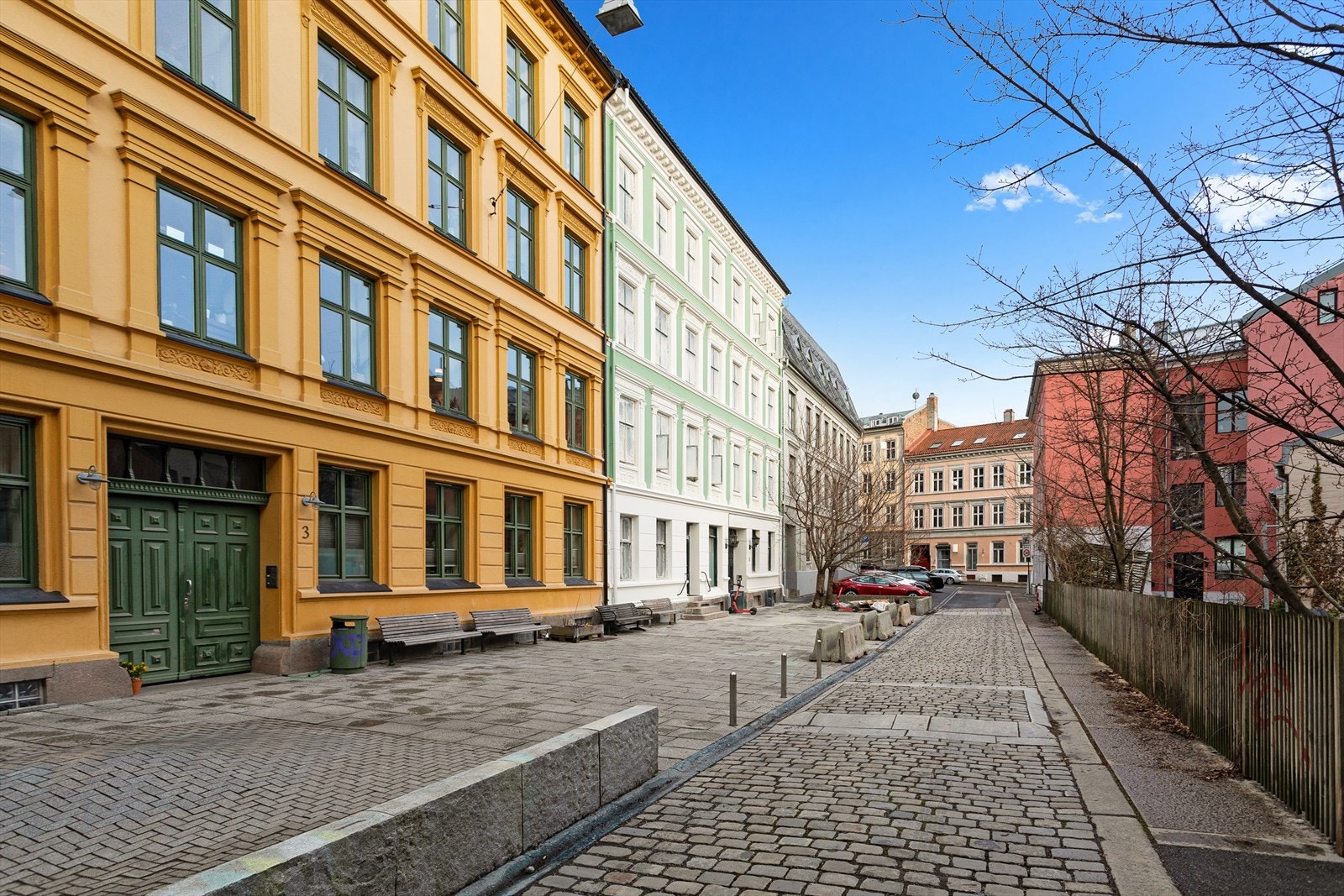 Vakre Zetlitz' gate - en liten, rolig gate, sentralt på St. Hanshaugen. Galleribilde