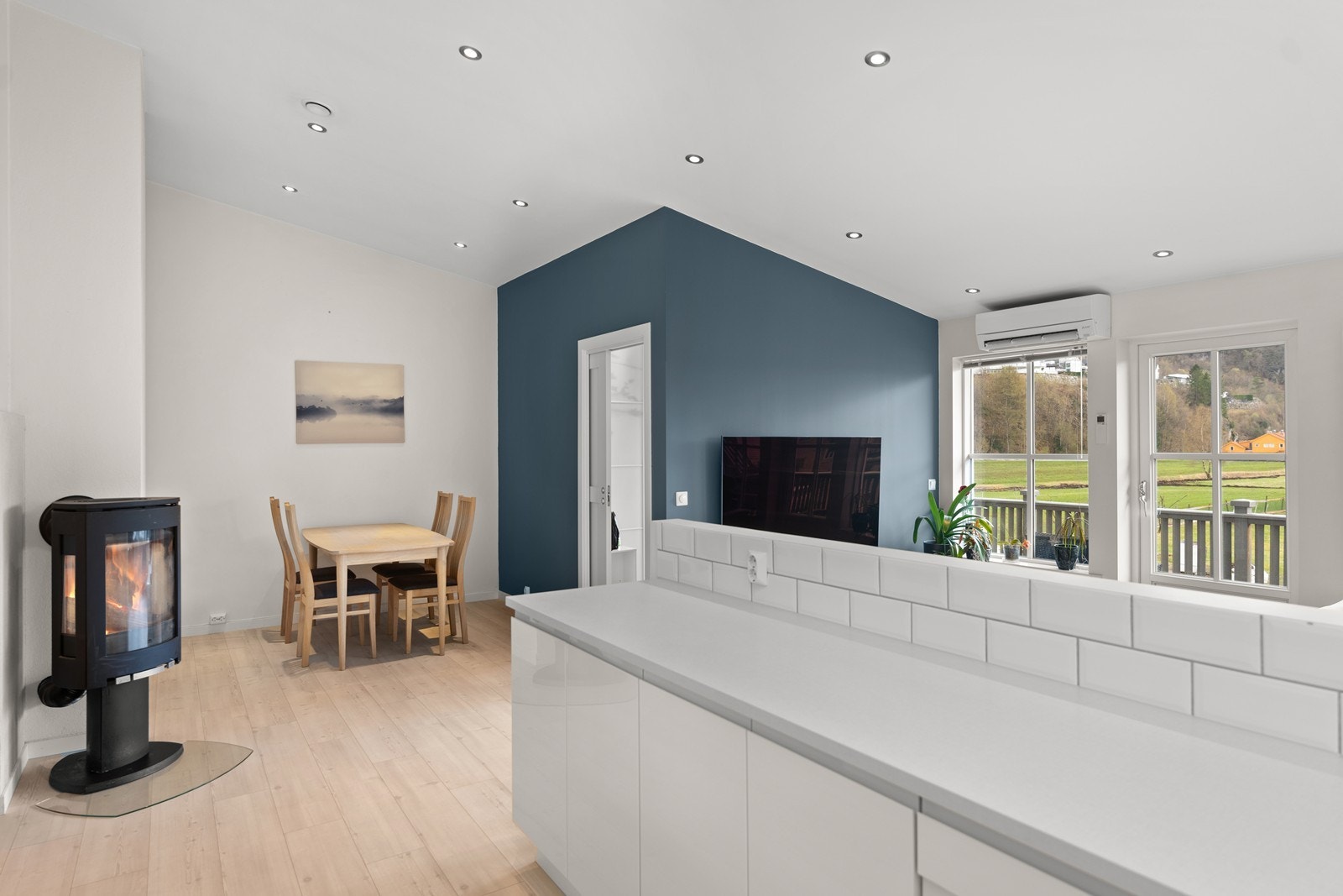 Spotter i taket Galleribilde