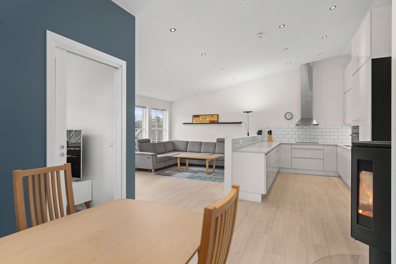 Leiligheten har nøytrale og fine fargevalg Galleribilde