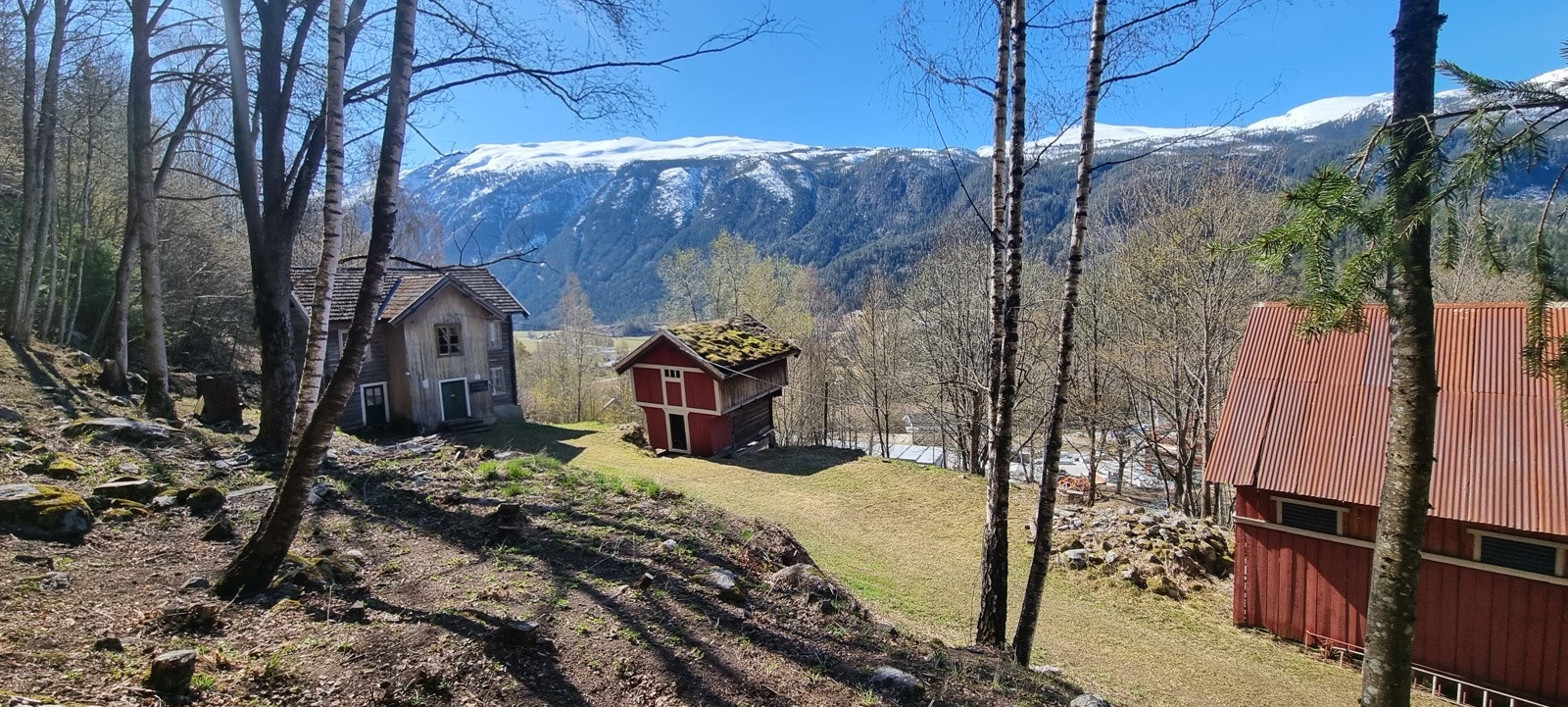 1_Skararudvegen 27 - Hus_Stabbur_Låve Galleribilde