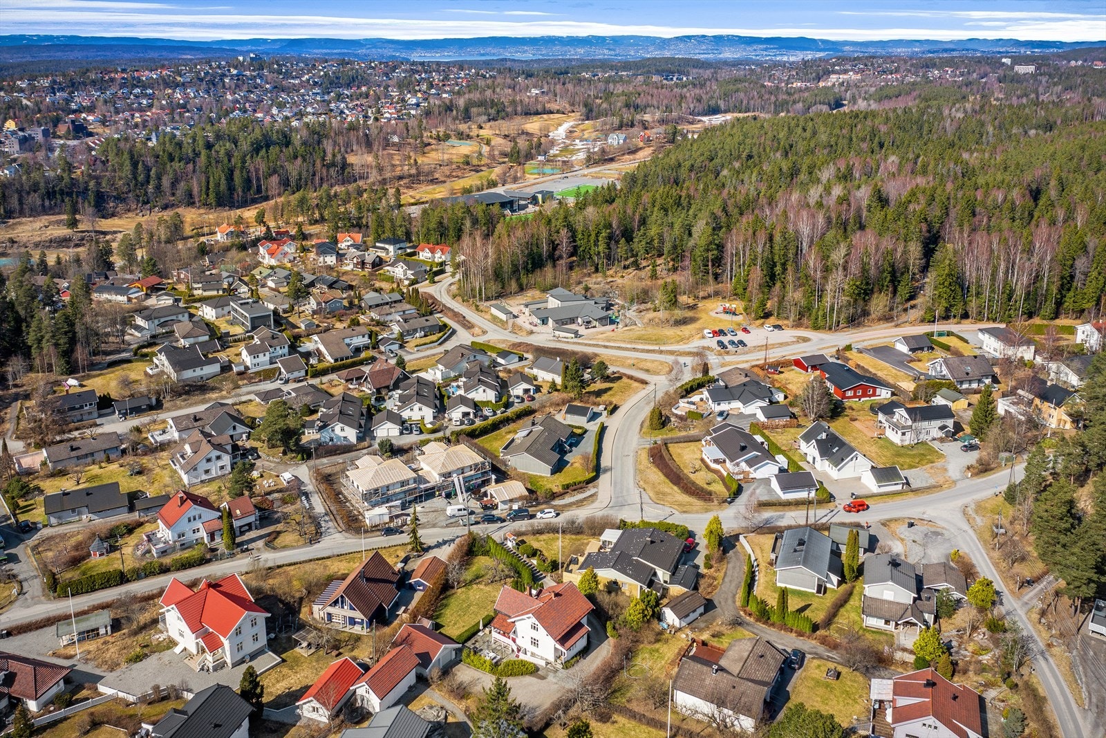 Golfbane og fotballbane i bakgrunn Galleribilde