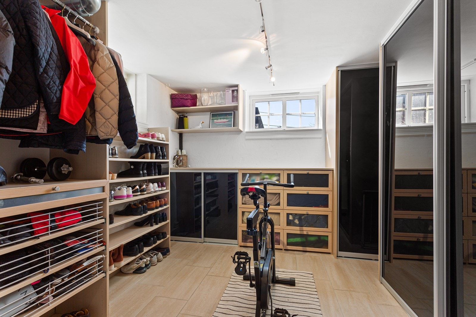 Garderobe i underetasjen Galleribilde