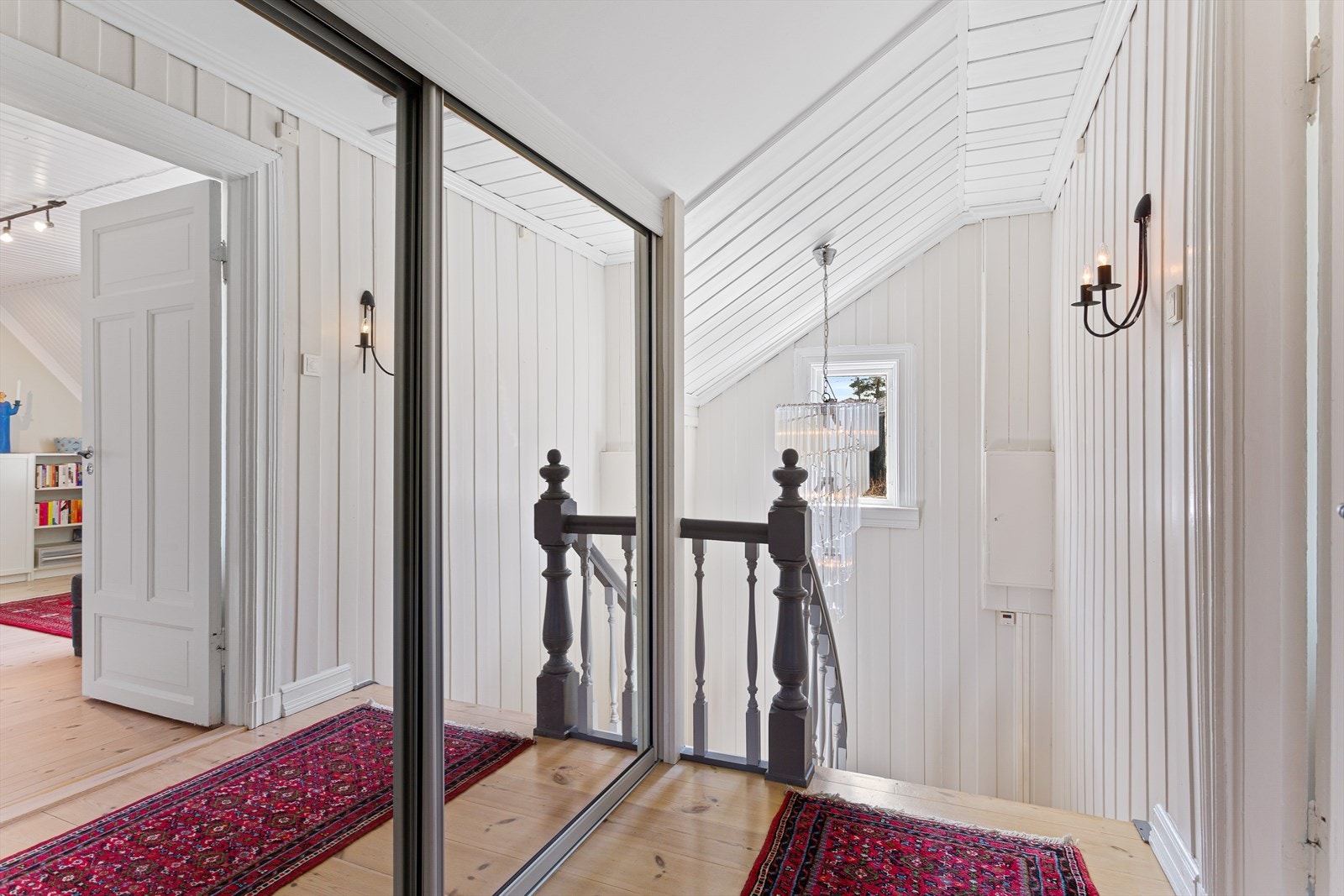 Gangen i 2.etasje med skapplass Galleribilde