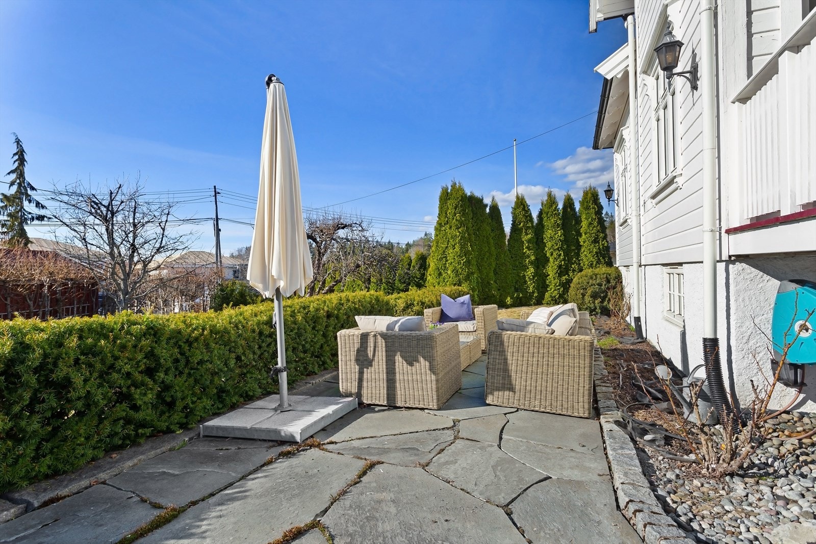 Flotte uteplasser - her med skiferdekke Galleribilde