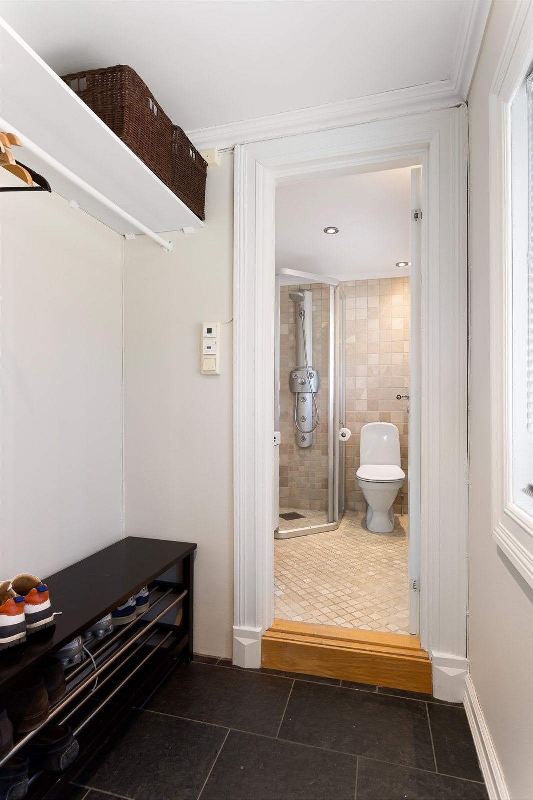 Inngang til bad 1.etasje Galleribilde