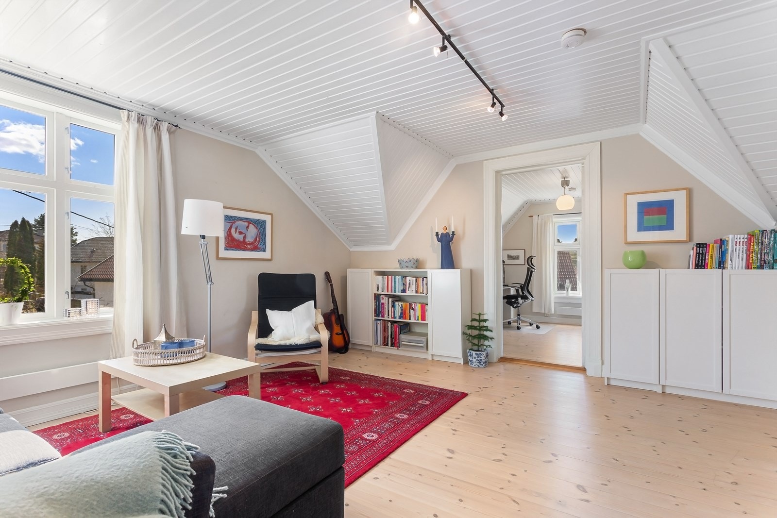 Stuen med adkomst til 2 soverom Galleribilde