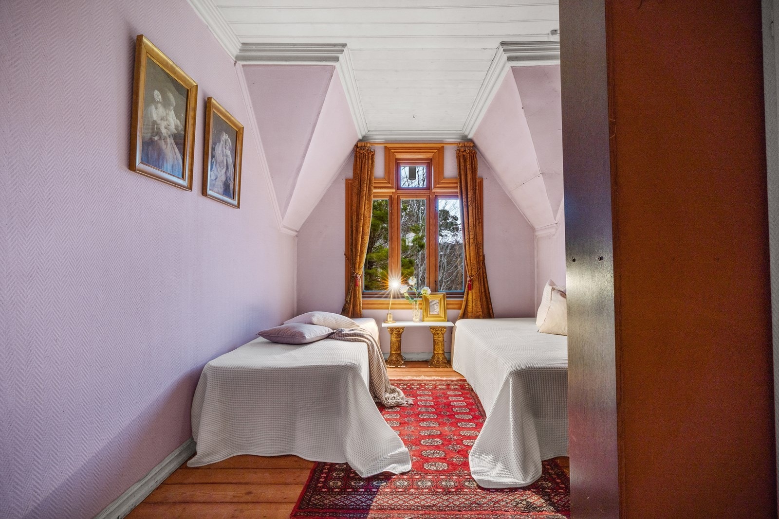 - Det siste soverommet i denne etasjen måler 10,5 m² - Galleribilde