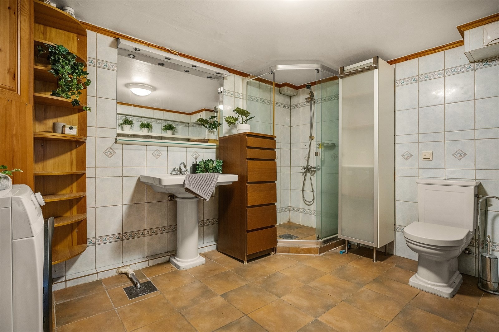 - Svært romslig bad på hele 9,7 m² - Galleribilde