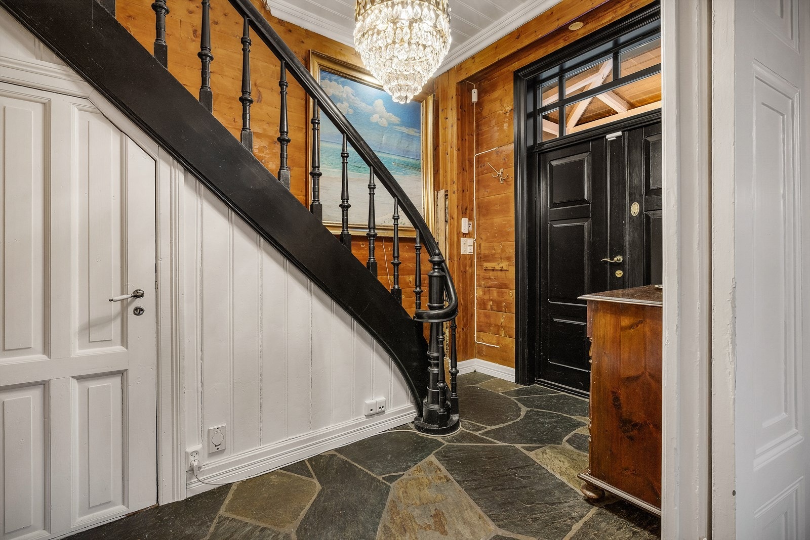 - Under trappen finner vi også et litt rom - Galleribilde