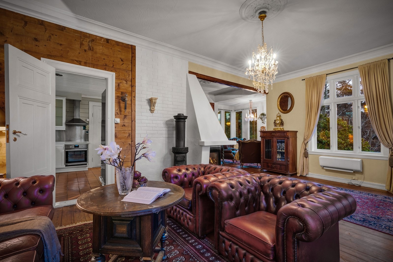 - Stuen er delt inn i flere ulike soner - Galleribilde