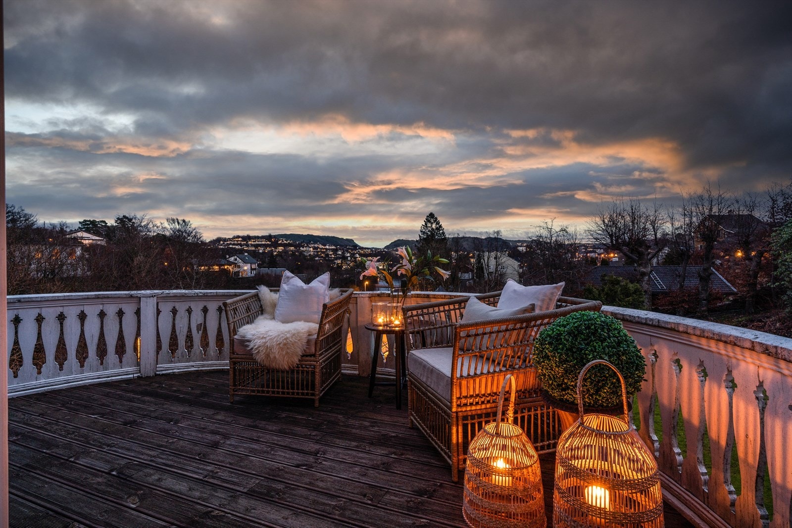 - Flott balkong med utgang fra hovedsoverom i 2.etg - Galleribilde