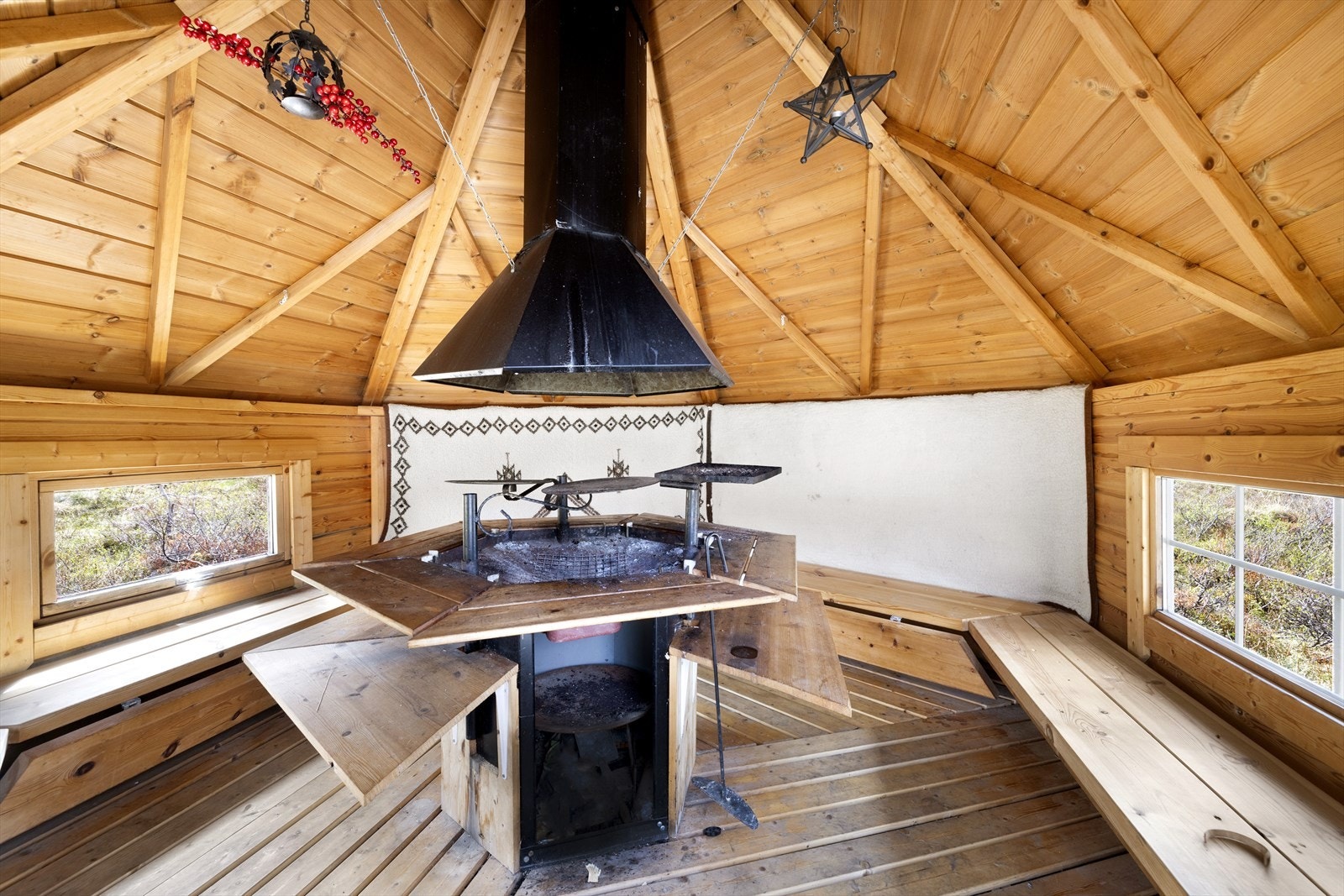 Grillhytte innvendig. Galleribilde