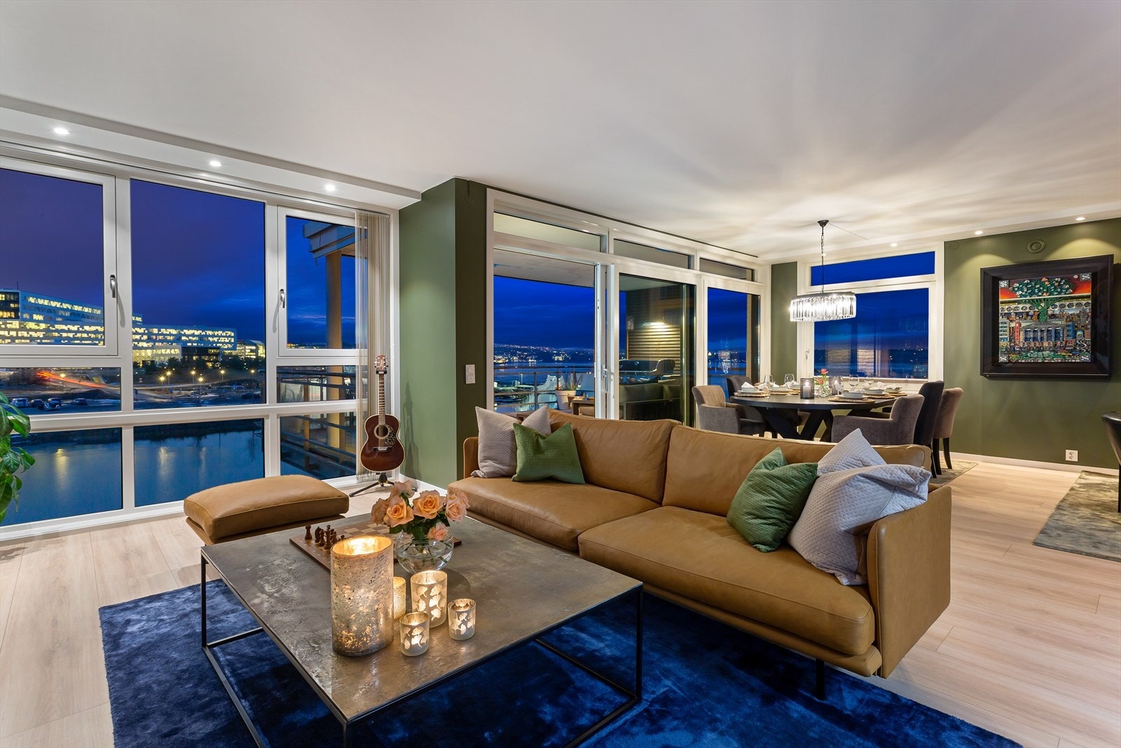 Vakkert utsyn på kvelden. Ingen innsyn. Galleribilde