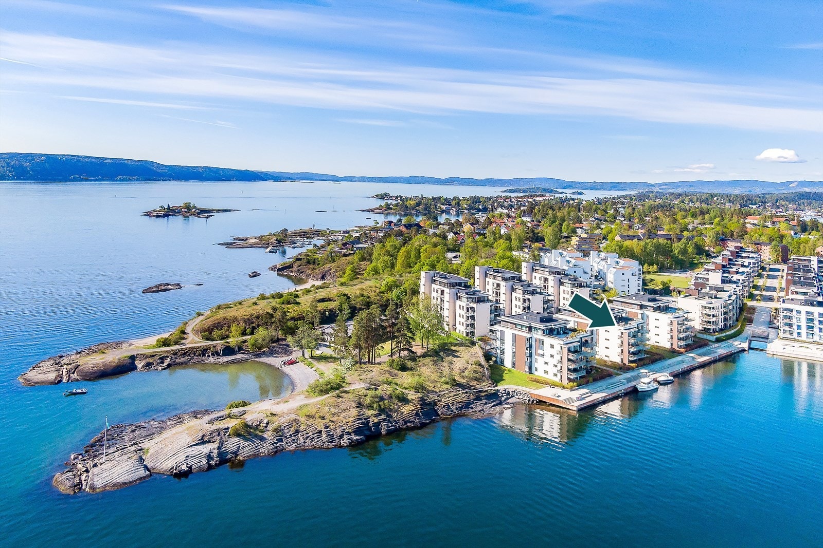Det er ikke uten grunn at Rolfsbukta anses som et attraktivt boligområde med en slik beliggenhet. Galleribilde