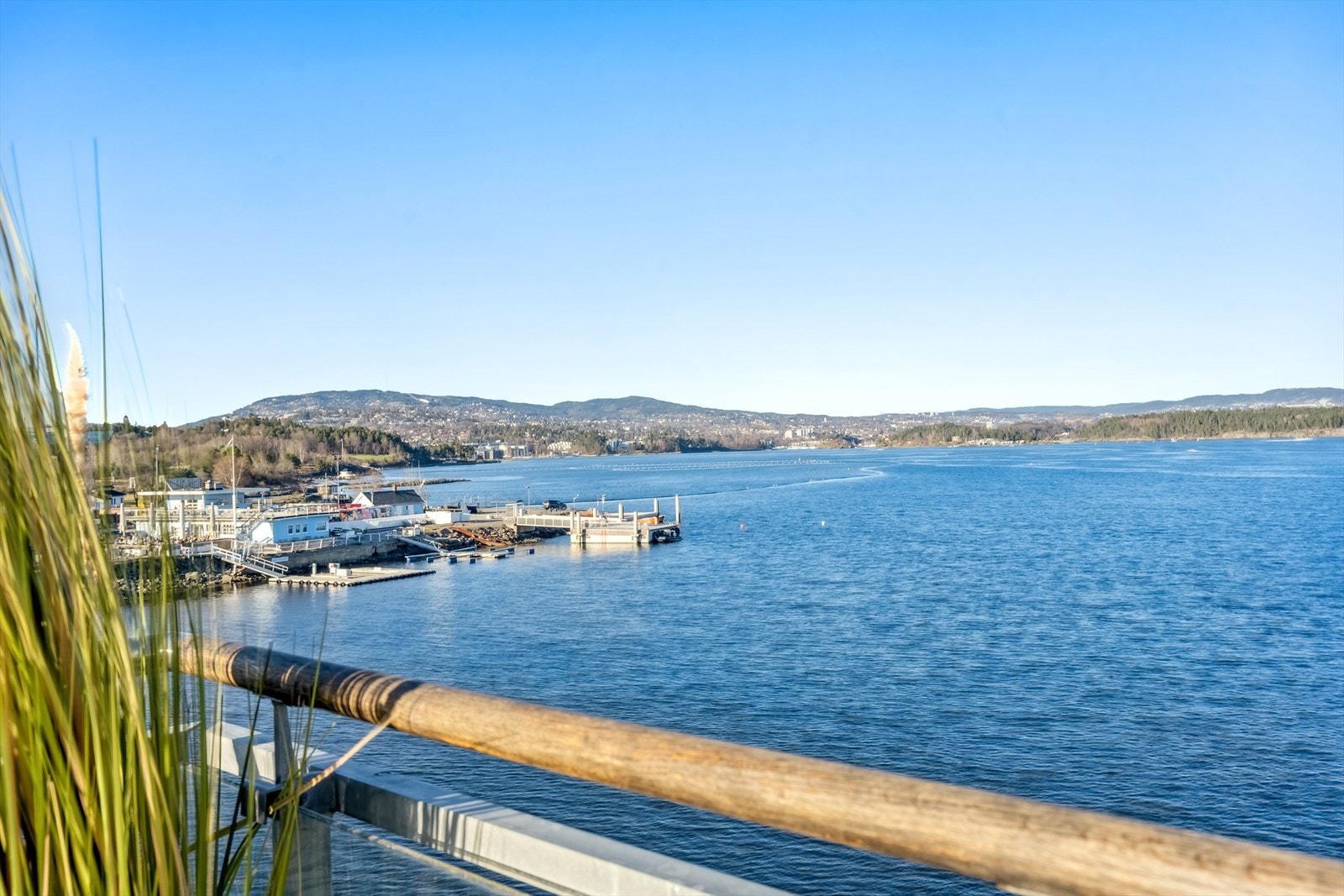 Utsikt mot Oslo med Sjøflyhavna til venstre. Galleribilde