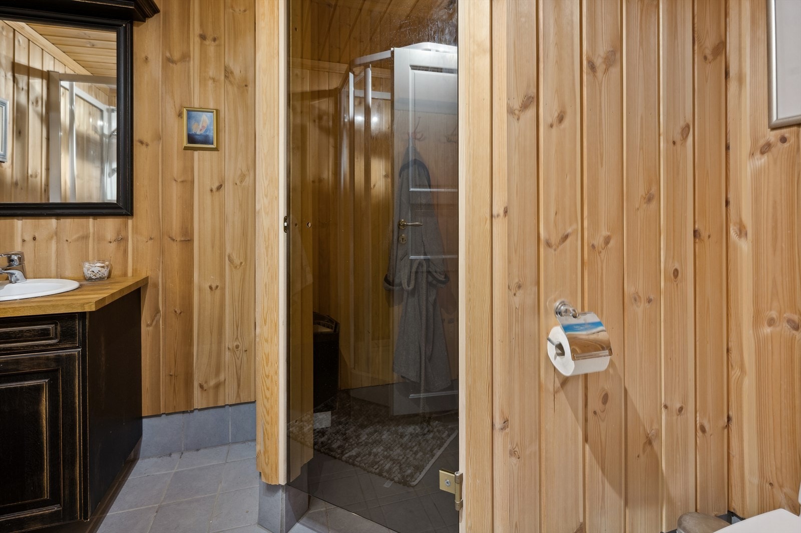 Fra badet er det adkomst til badstu, som er deilig å benytte på kalde dager. Galleribilde