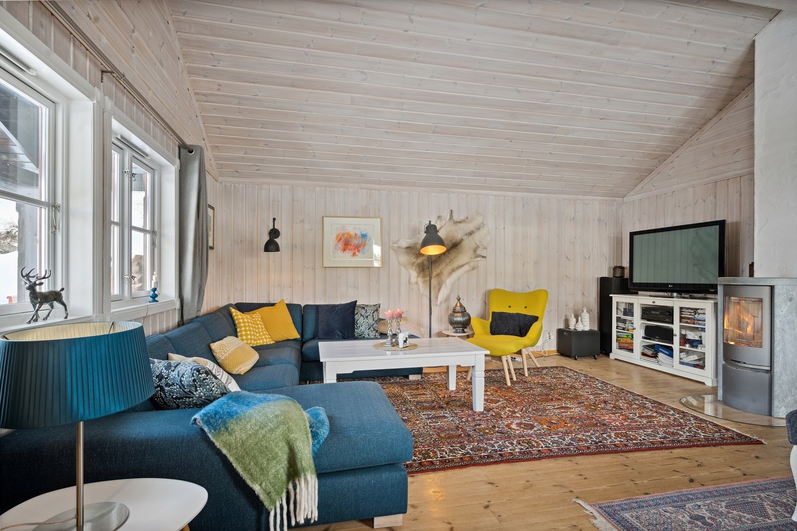 Det er god plass til sofa med tilhørende møblement. Galleribilde