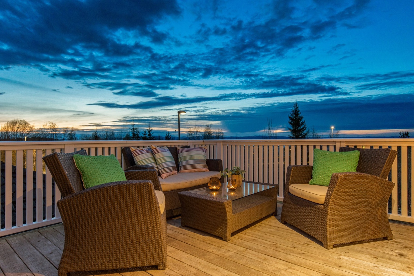 Når været tillater det får man et flott fargespill på himmelen når solen går ned. Galleribilde