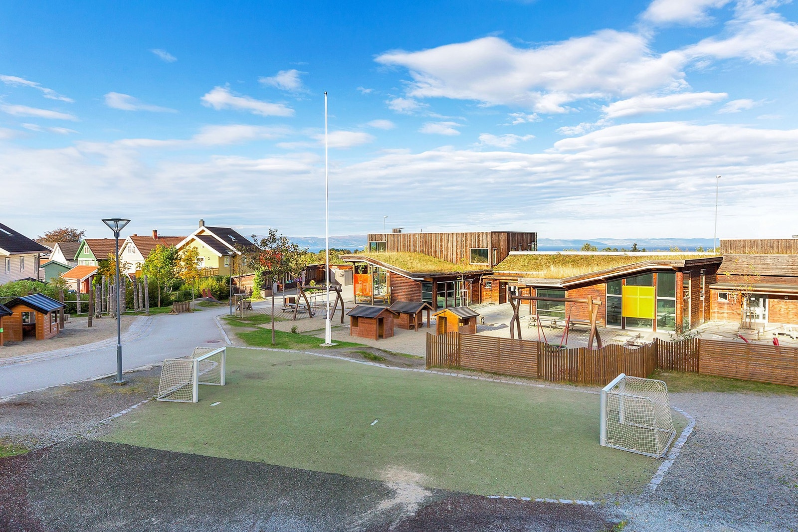 Populære Solbakken barnehage ligger i kort gangavstand fra boligen. Galleribilde