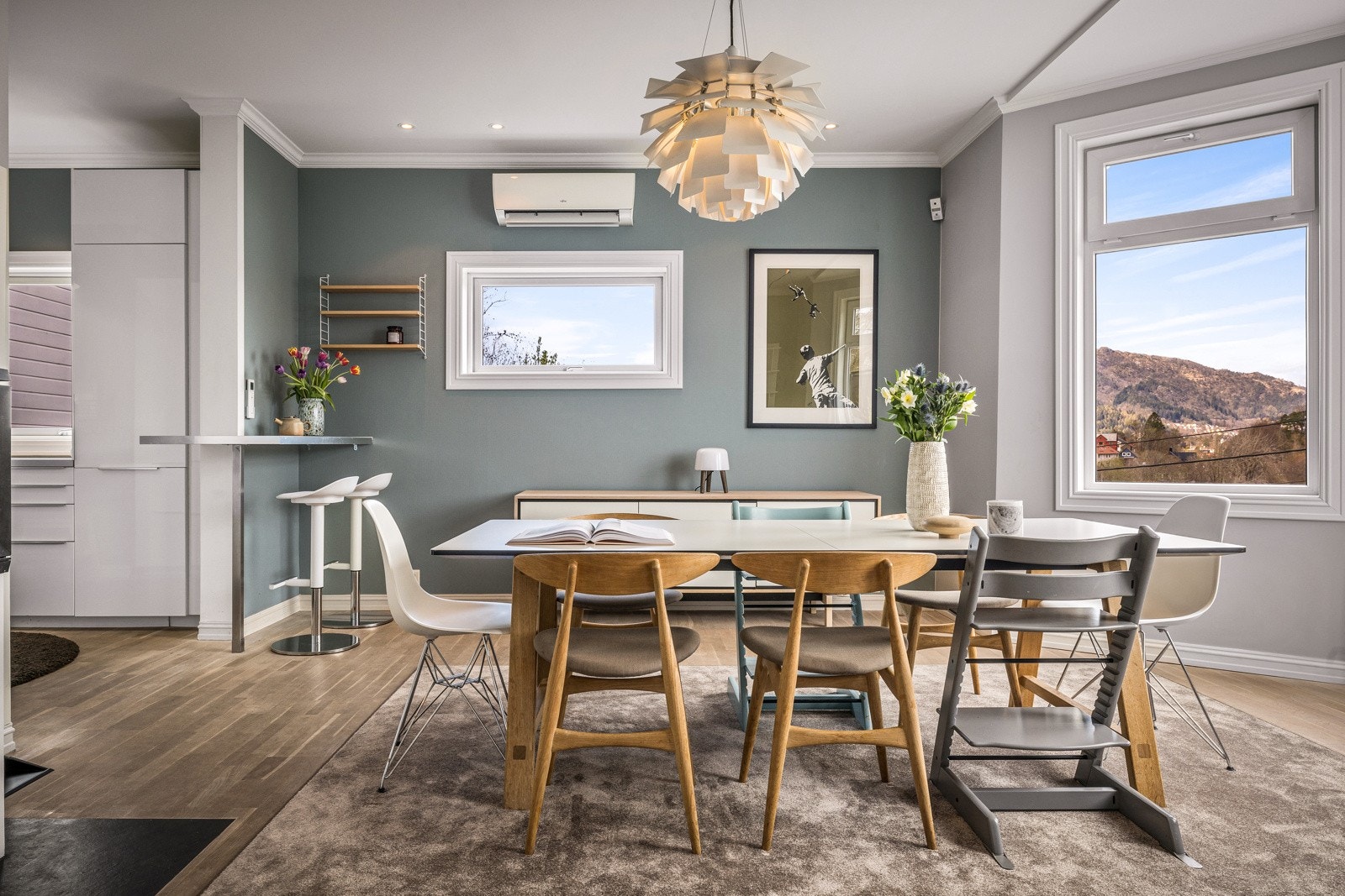 - Det er parkett på gulv og downlights i himling - Galleribilde