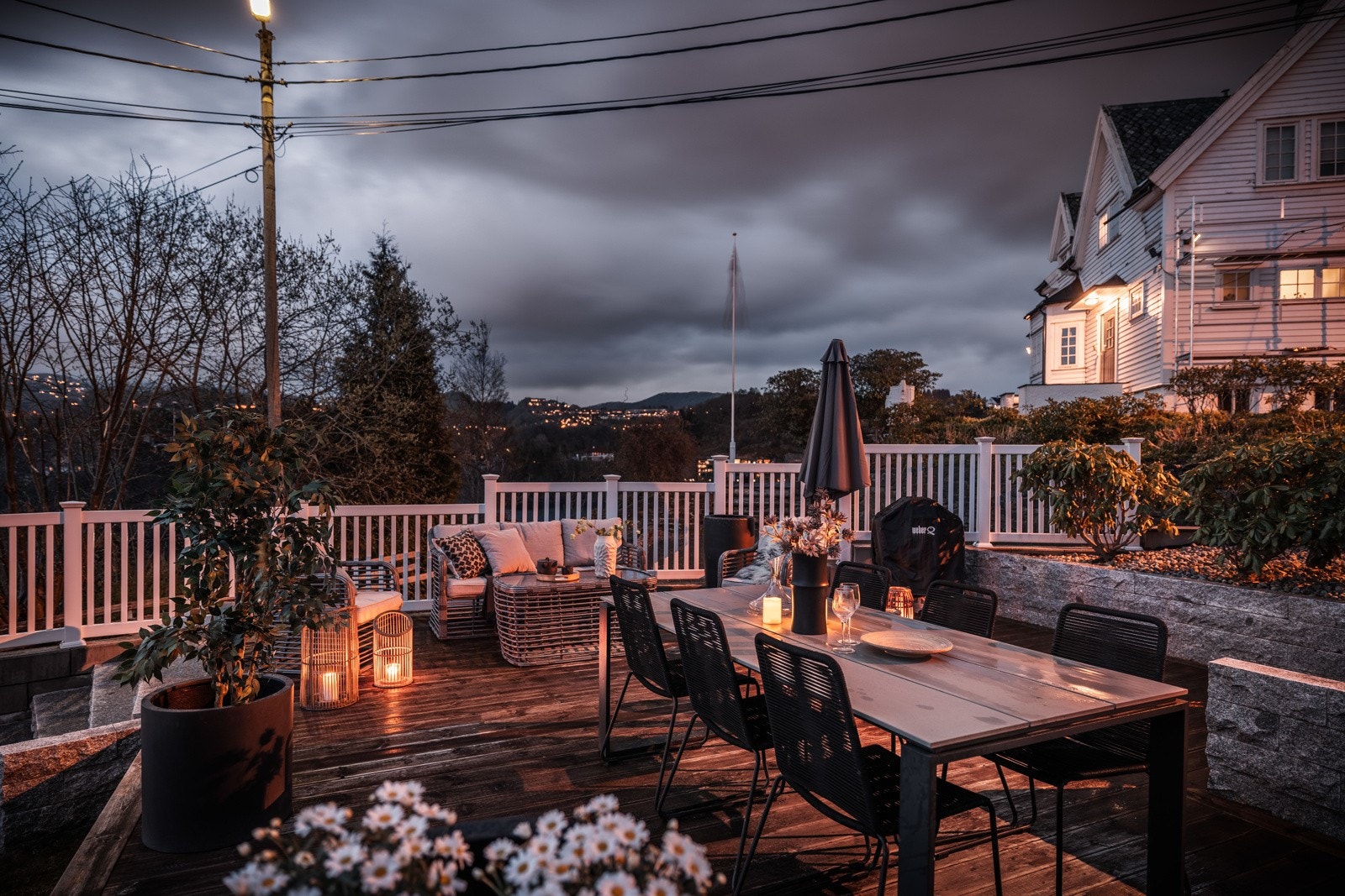 - Perfekt å samle hele familien til hyggelige sammenkomster i hagen - Galleribilde