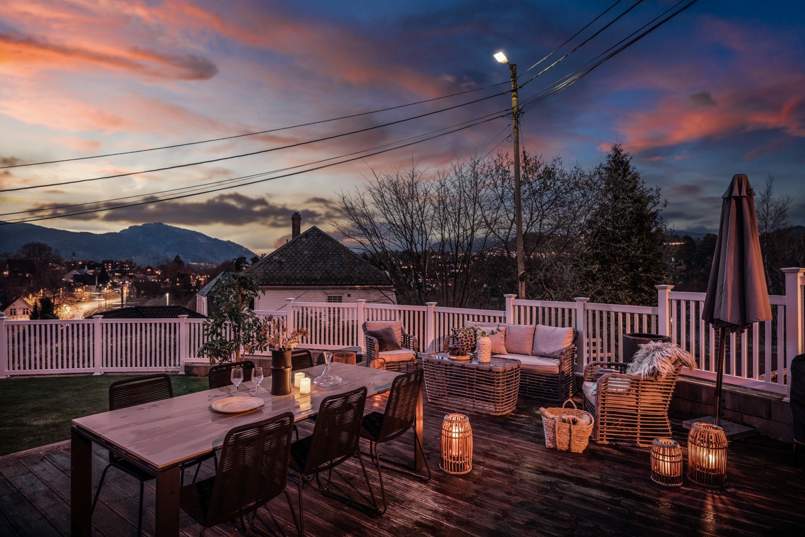 - Solrik tomt med flere uteplasser - Galleribilde