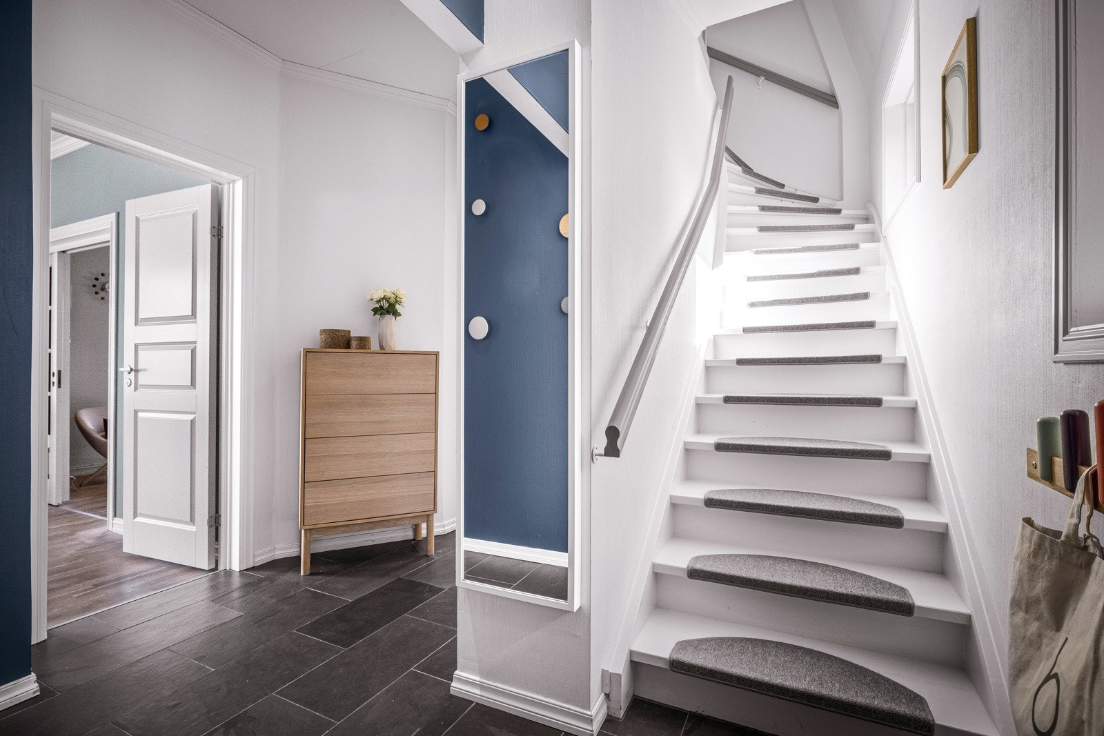 - Trapp opp til 2. etasje - Galleribilde