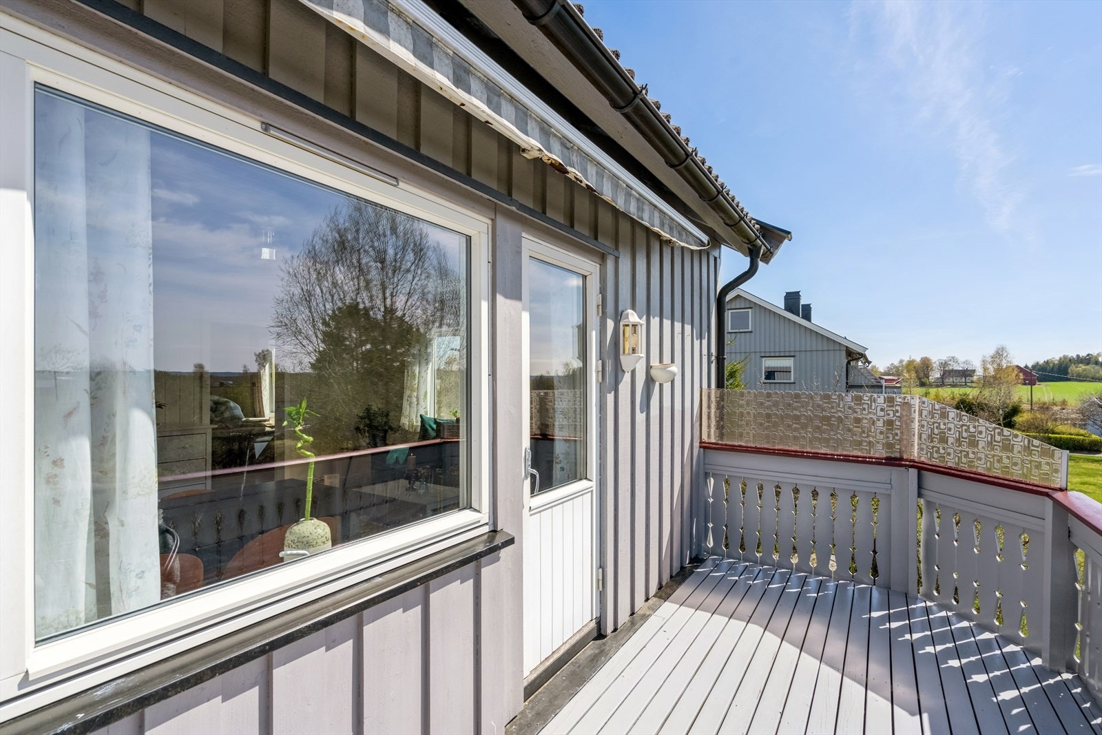 Fasade og balkong Galleribilde