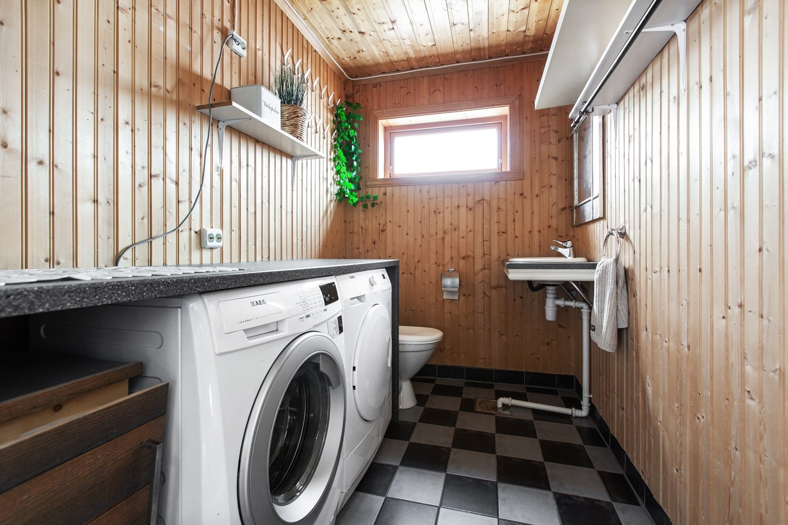 Vaskerom i hoveddel Galleribilde