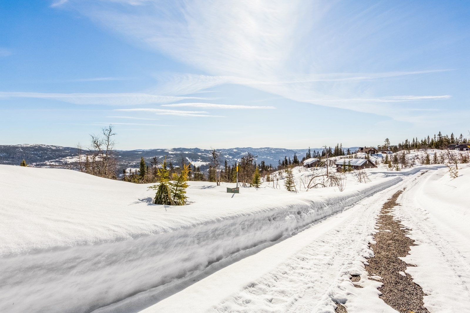 Her er det flott utsikt mot fjellheimen. Galleribilde