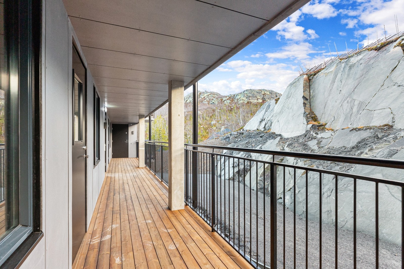 Det er mulig å gå direkte inn til trappegang fra svalgang Galleribilde
