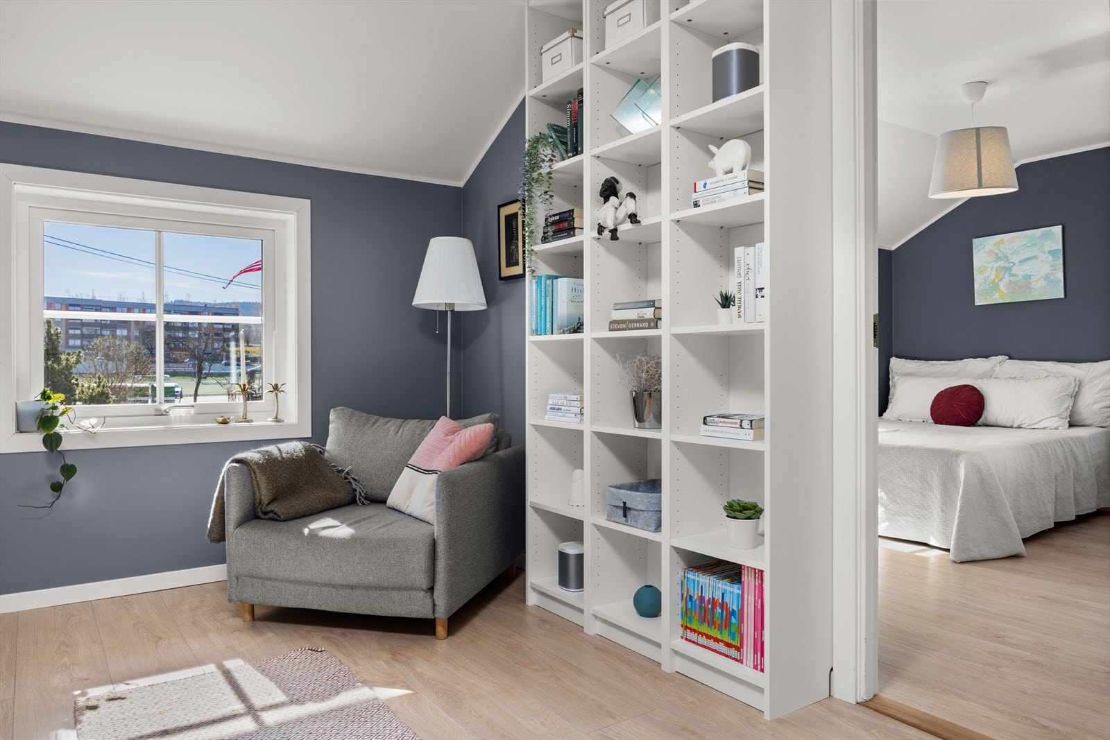 Hyggelig sittekrok som kan innredes som kosekrok, kontor - Alt etter behov Galleribilde