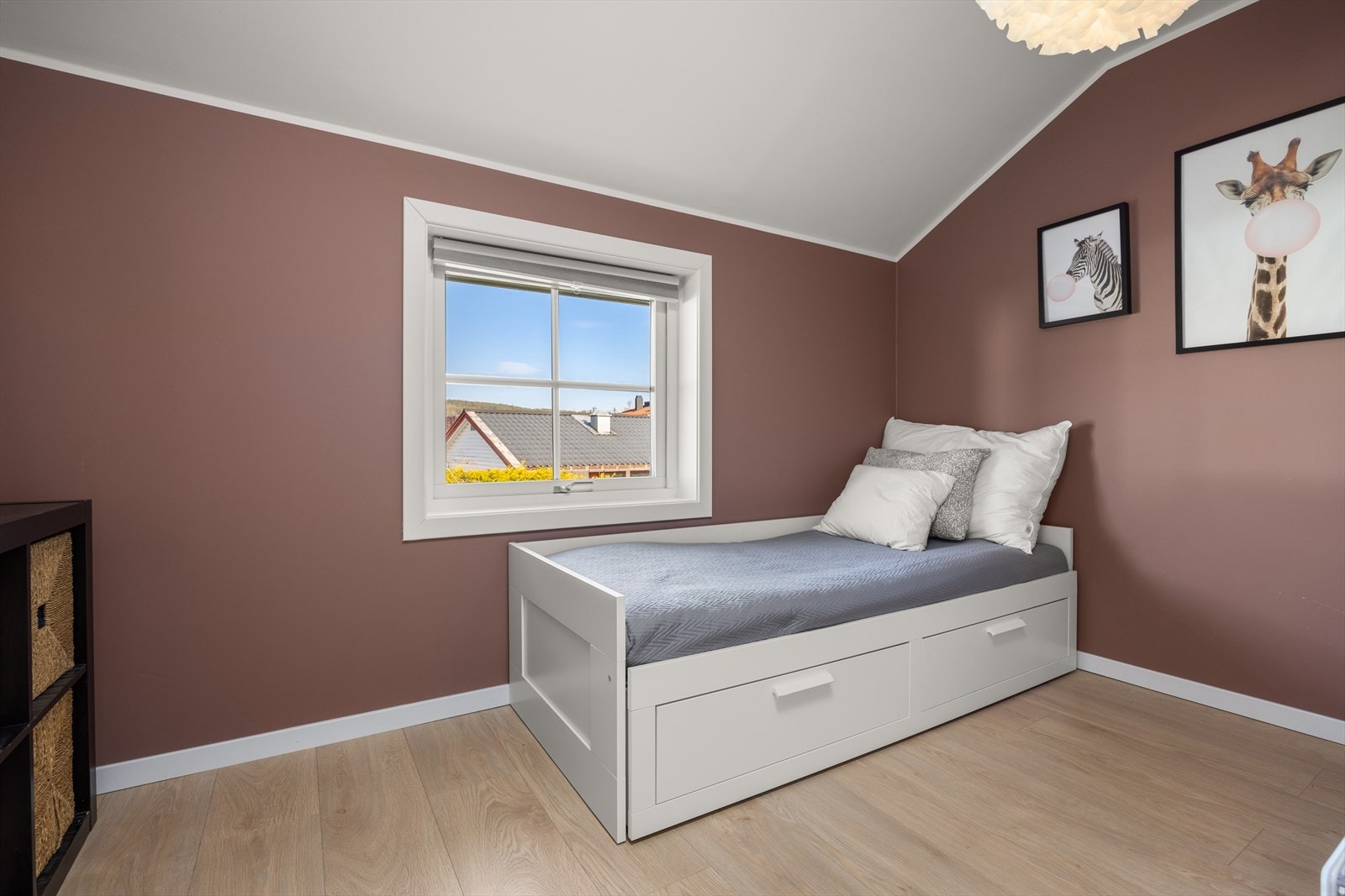 Soverom 4. Opprinnelig byggemeldt som bod. Ombygging og bruk som soverom er ikke bruksendret/omsøkt Galleribilde