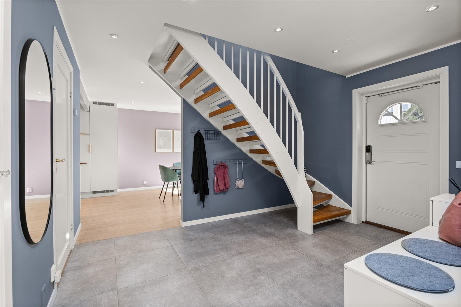 I entrè er det lagt fliser med vannbåren varme Galleribilde