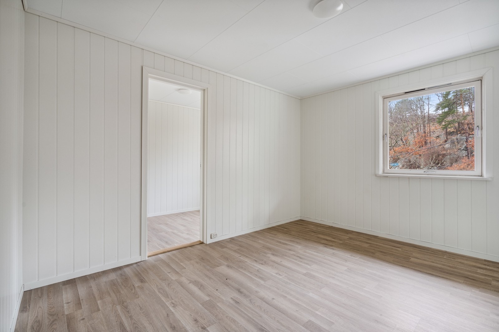 Fra soverom 1 til soverom 2. Galleribilde