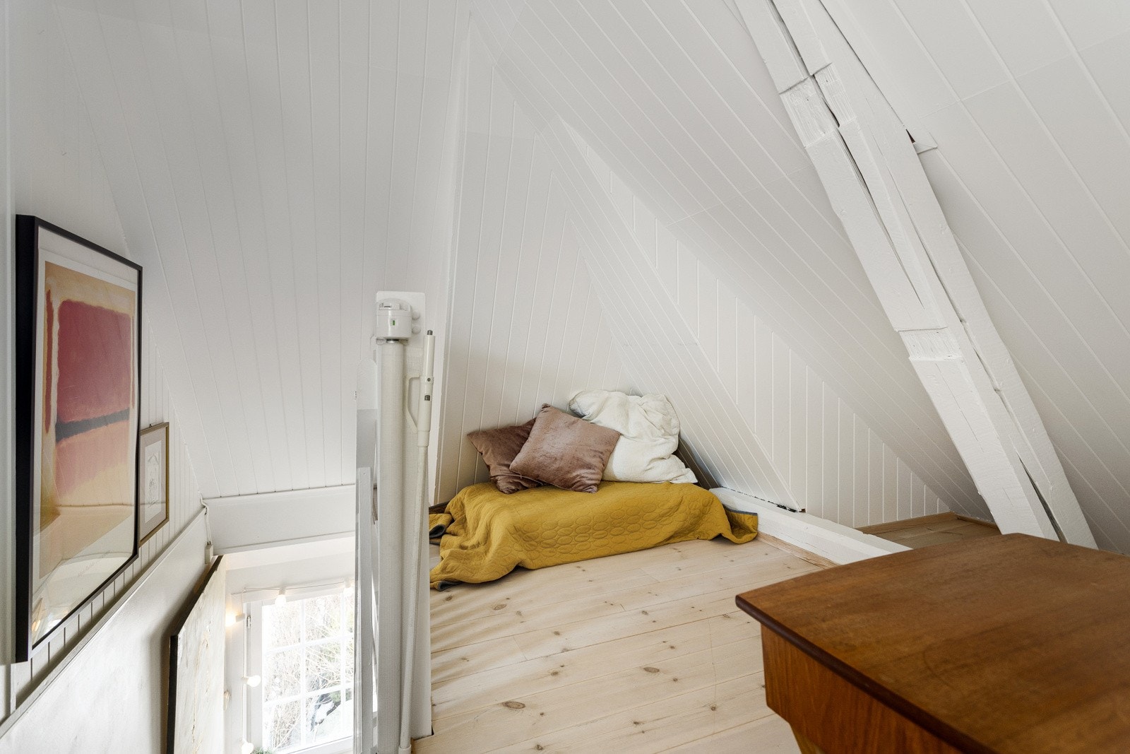 Hyggelig plass som fungerer fint som lekekrok, kontorløsning eller det man måtte ønske. Galleribilde