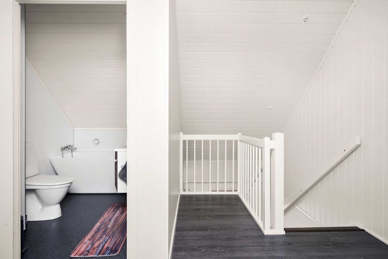 Gang loftsetasje Galleribilde