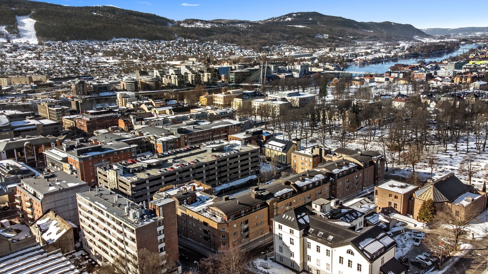 Boligkomplekset ligger sentralt på Bragernes.Gangavstand til alle servicetilbud. Galleribilde